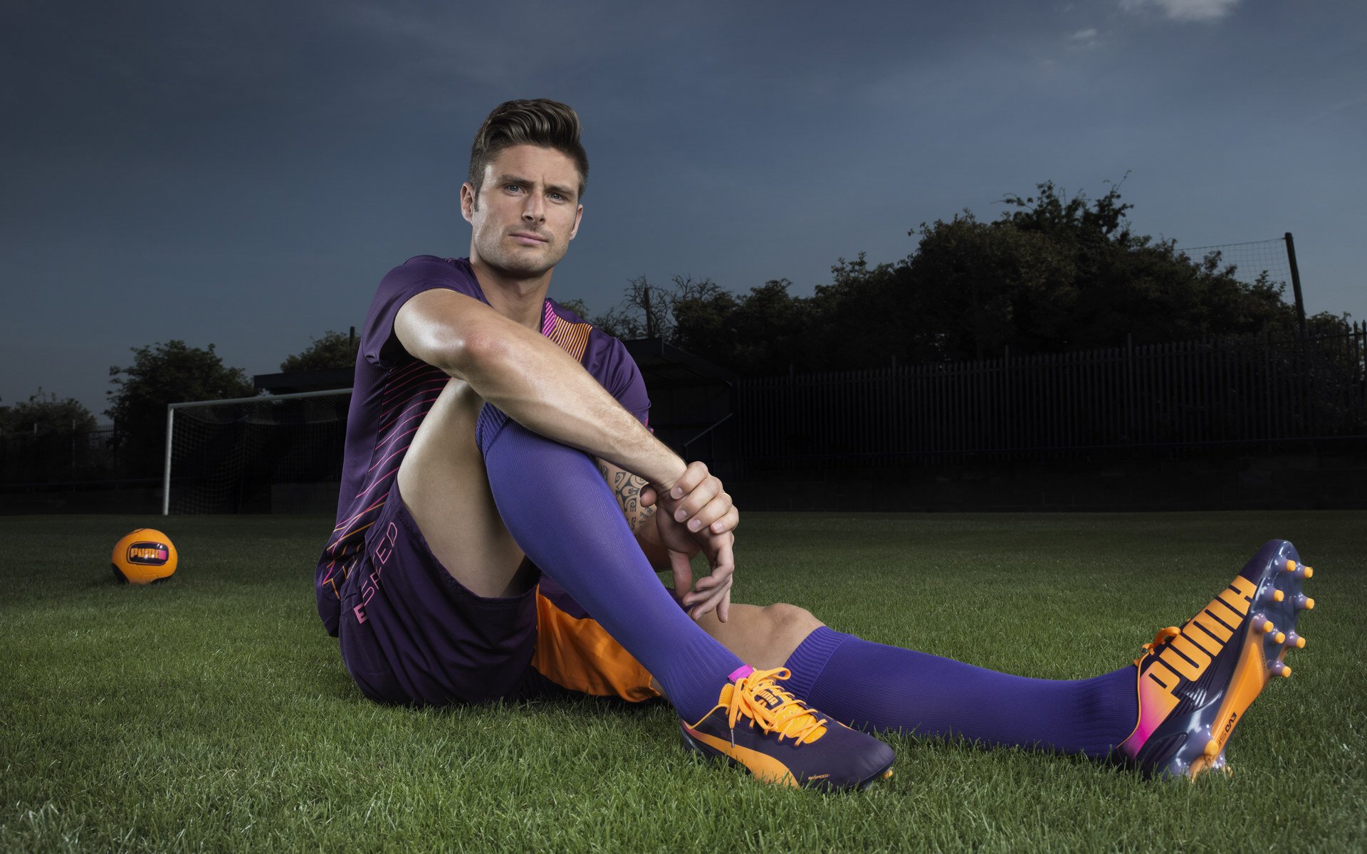 C罗与粉丝互动现场热情高涨,c罗与队友