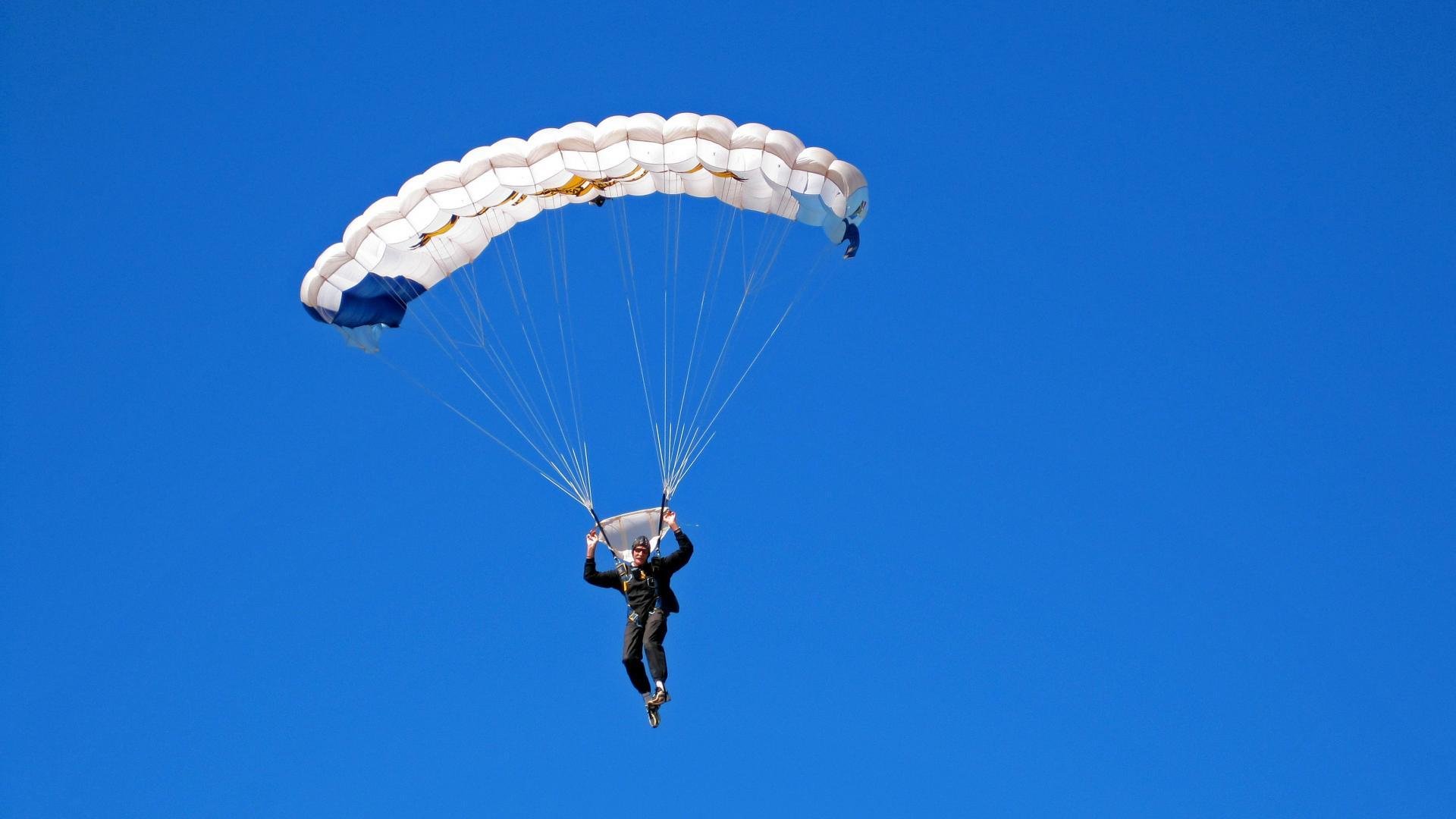 九游9游-德甲战术多变：阵型调整带来惊喜不断，德甲分组