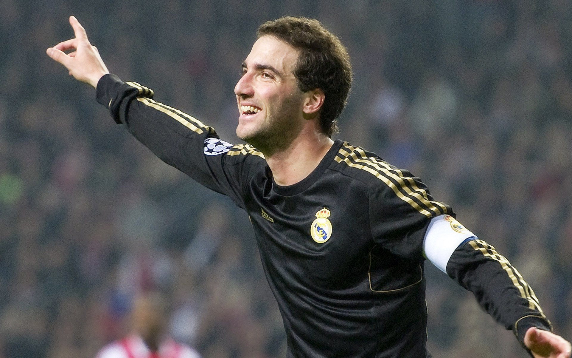 全新赛道设计：挑战极限的每一弯，赛道式比赛