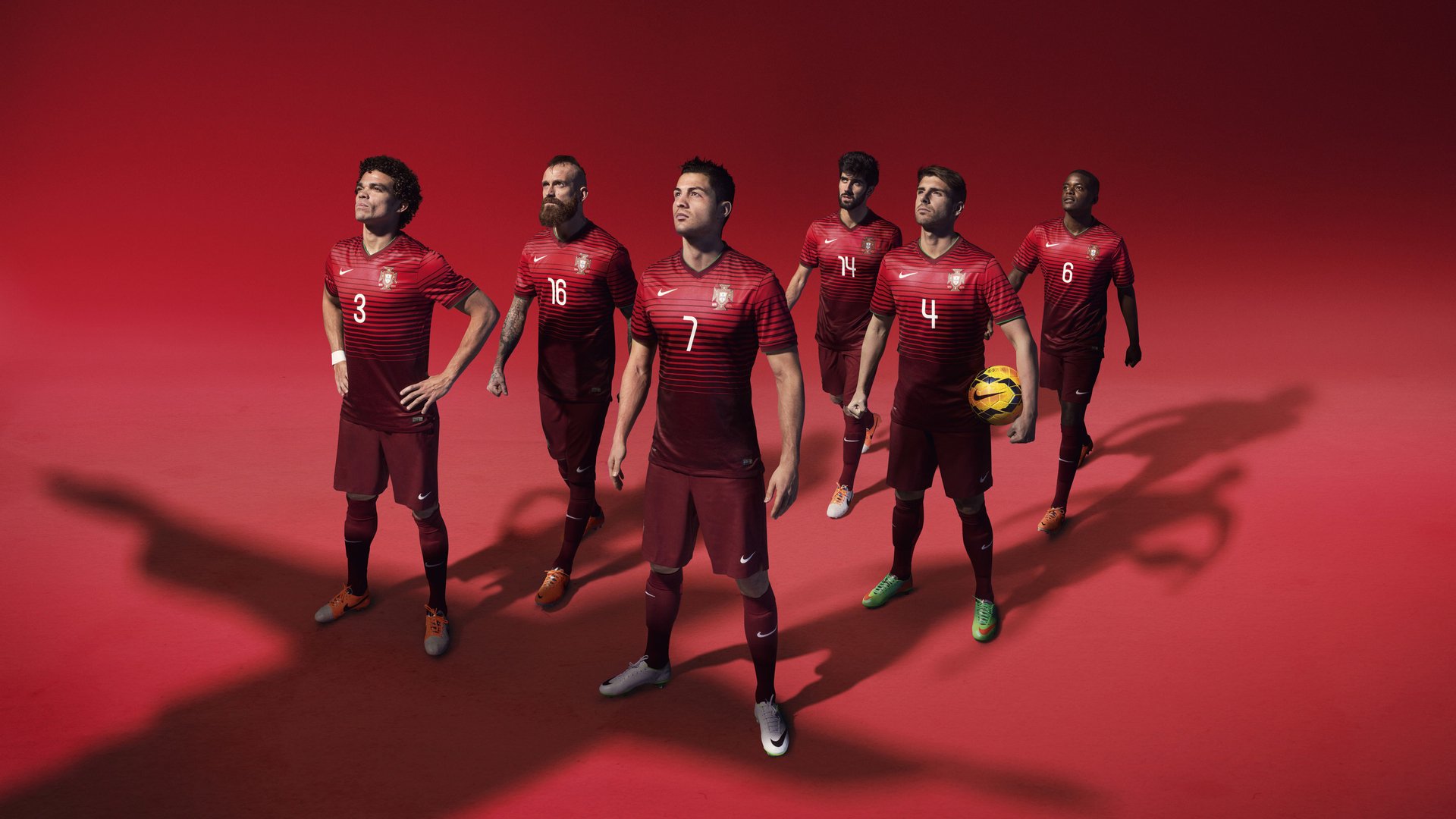 大型夜光水上摩托表演,灯火辉煌中的极速狂飙,水上摩托长啥样